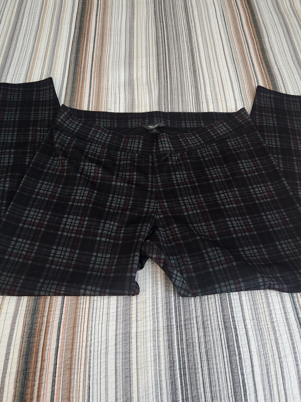 Simply Vera Vera Wang Black and Gray Plaid Skinny Pants - Picture 2 of 6